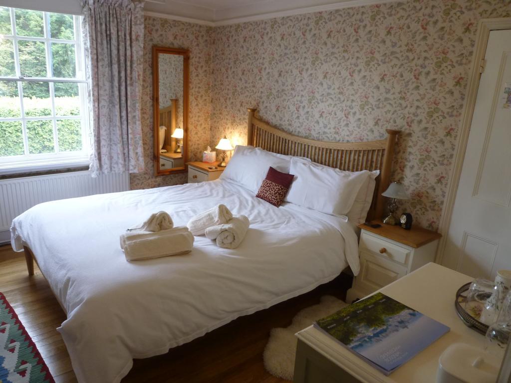 Manor Cottage Bed And Breakfast Уиндзор Екстериор снимка